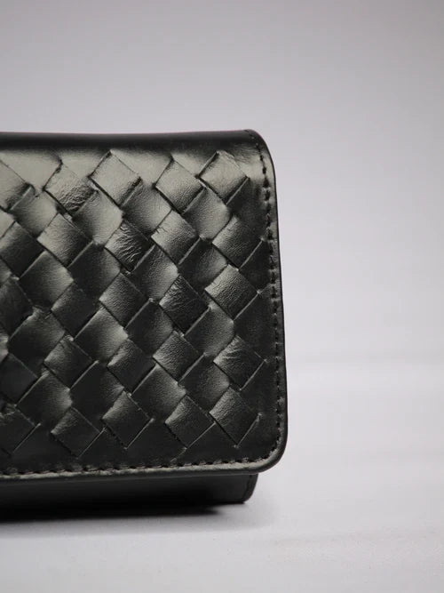 Aria Luxe leather clutch, zippered pocket detail