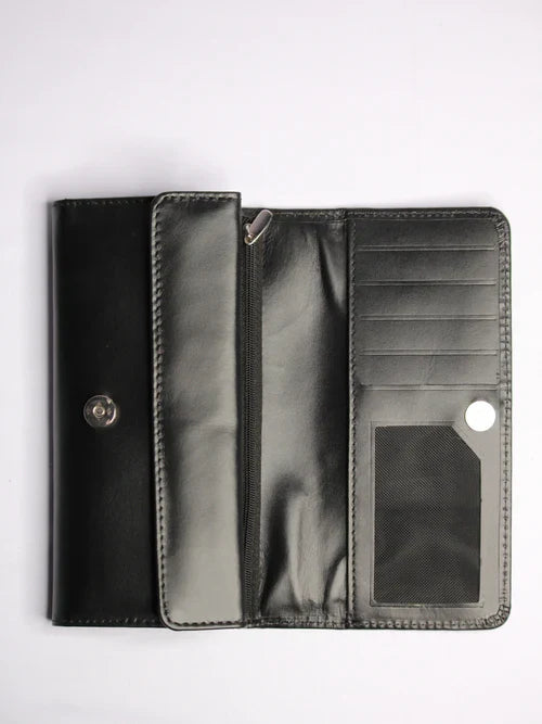 Aria Luxe leather clutch, magnetic snap closure
